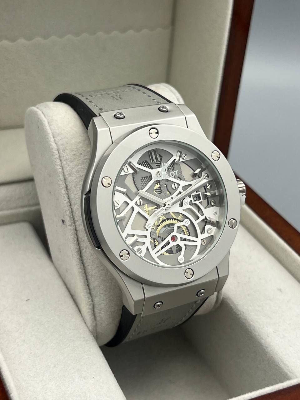 ساعت مچی مردانه مارک هابلوت Hublot طرح اتومات دارای روزشمار