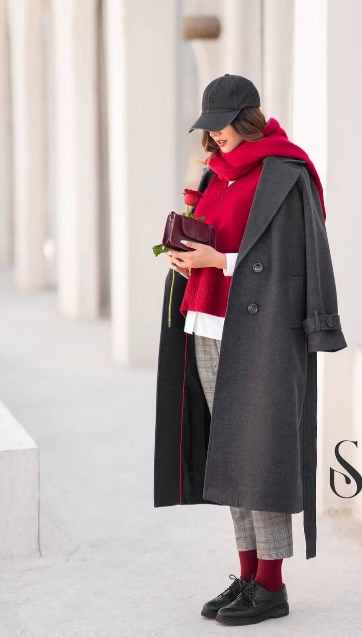 پالتو رخساره جنس : فوتر جناقی کوبیده شده رنگ بندی :  ارسال‌یک‌هفته‌ای سایز ها ✅فری از 36 تا 48 - قد حدود 118 - دورسینه حدود 116