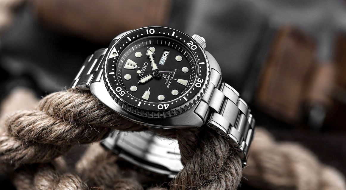 پیشنهاد خیلی ویژه   Seiko5  Driver  بالاترین گرید کپی‌موجود در بازار  اصلا نیازی به تعریف نداره موتور ژاپن آرام‌گرد (یکسال گارانتی) ۲‌تقویم (نمایش ایام ماه و هفته) اندیس شب‌نما قاب‌وبند استیل قاب پشت حک برجسته شیشه