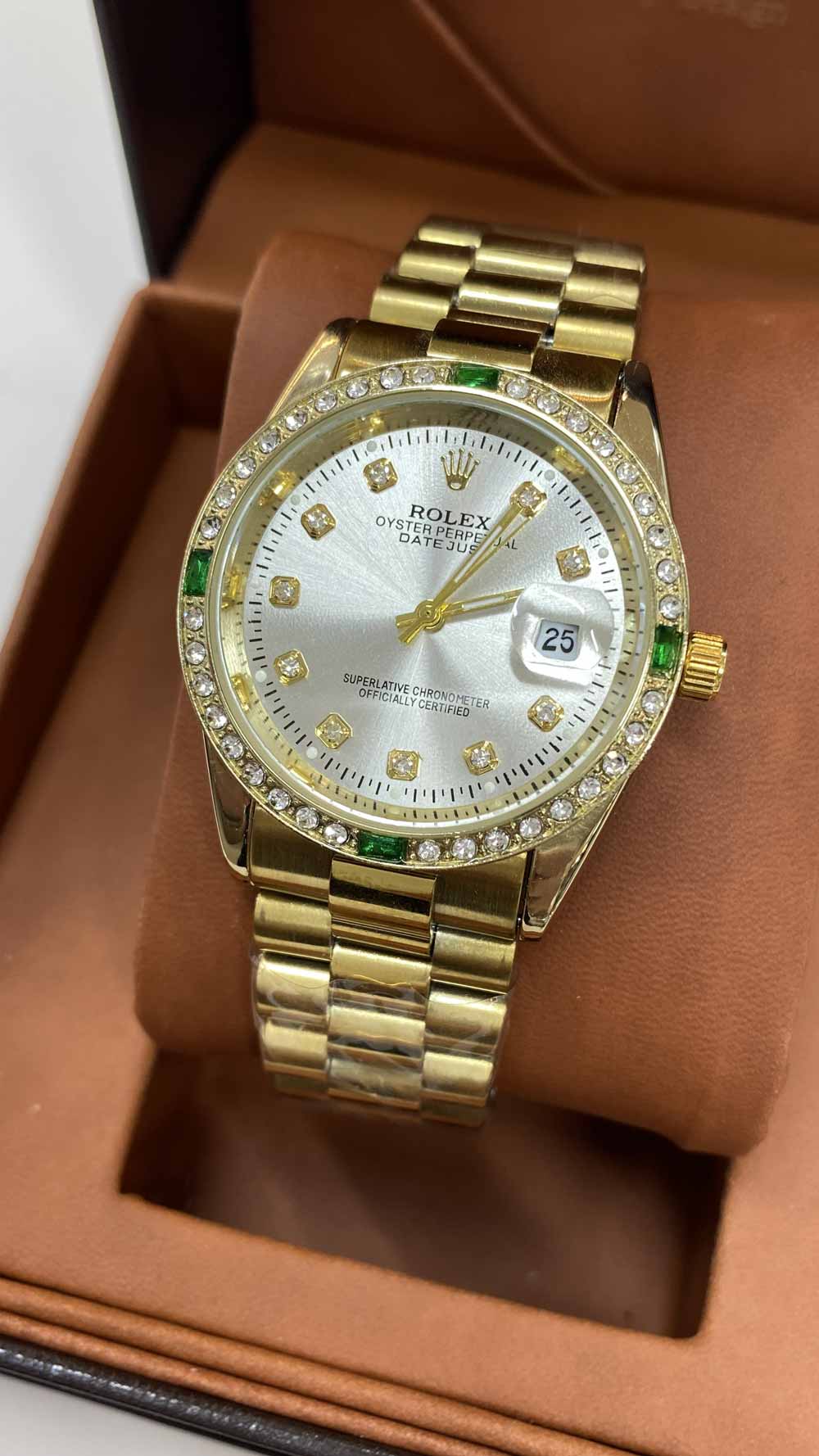 ساعت زنانه رولکس ROLEX 1964 W12       زنانه رولکس دیت جاست کیفیت درجه یک کوارتز تقویم دار سرکوک با تاج رولکس بدنه استیل اصلی بند استیل اصلی قفل کلیپسی اصلی با  تاج رولکس عقربه های شبنما  اندکسهای نگین دار شیشه سافایر معدنی ضد خش نشانگر تقویم روز و شیشه عدسی دار