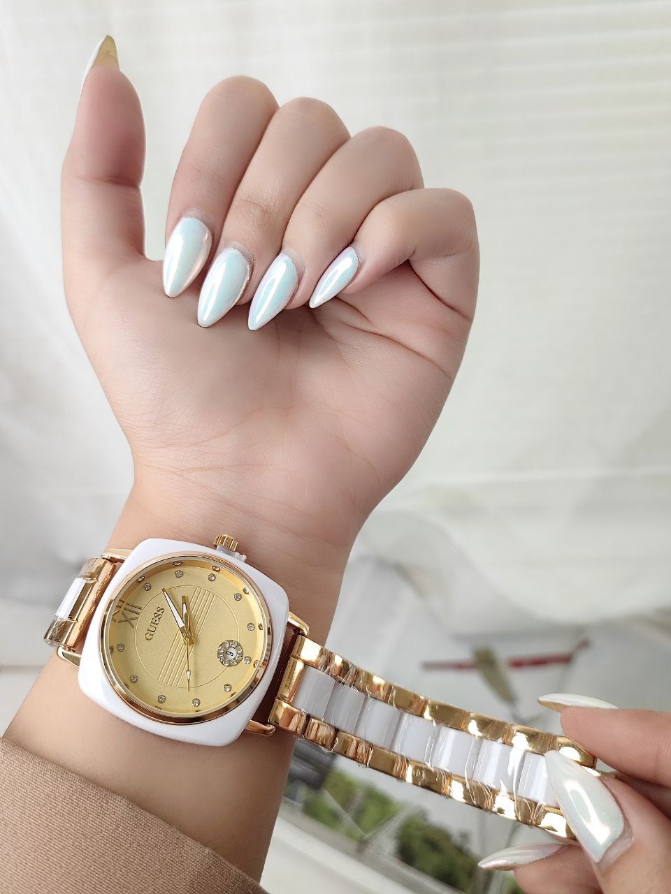 ساعت زنانه طرح سرامیکی مارک GUESS 95010006264